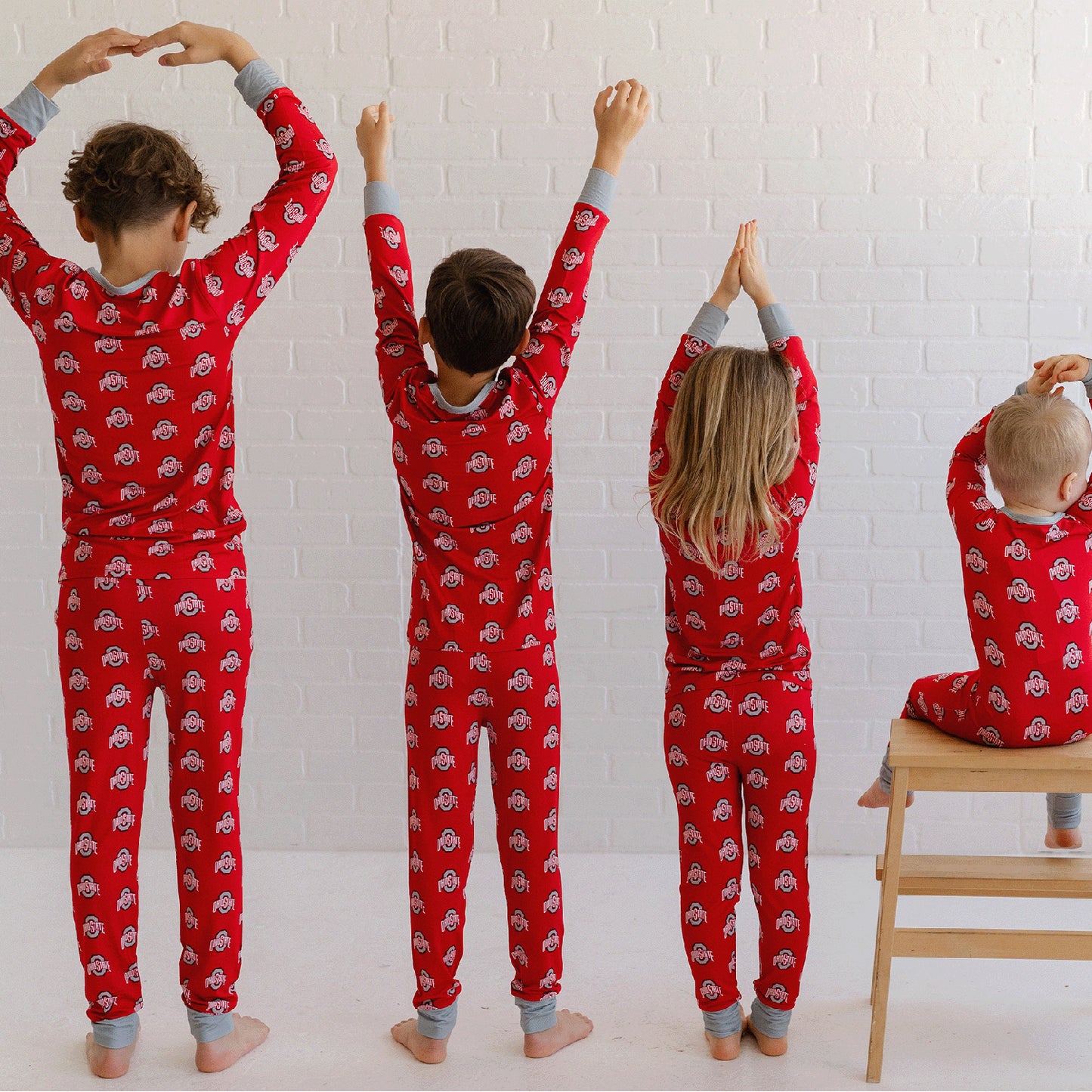 Ohio State Buckeyes Tailgate Tikes Primary Logo 2pc Pajama Set In Scarlet - Back View On Model